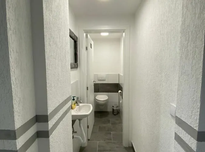 Hotel Weisse Rose By Strada 2*